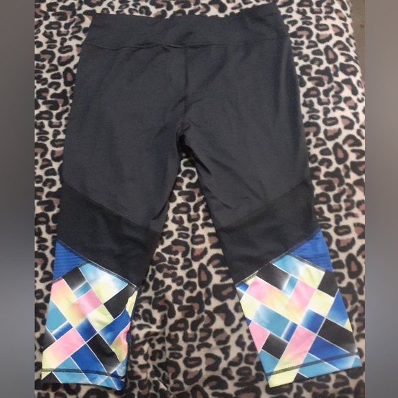 WOMEN'S FILA SPORT CAPRI LEGGINGS SIZE LARGE - Picture 2 of 3